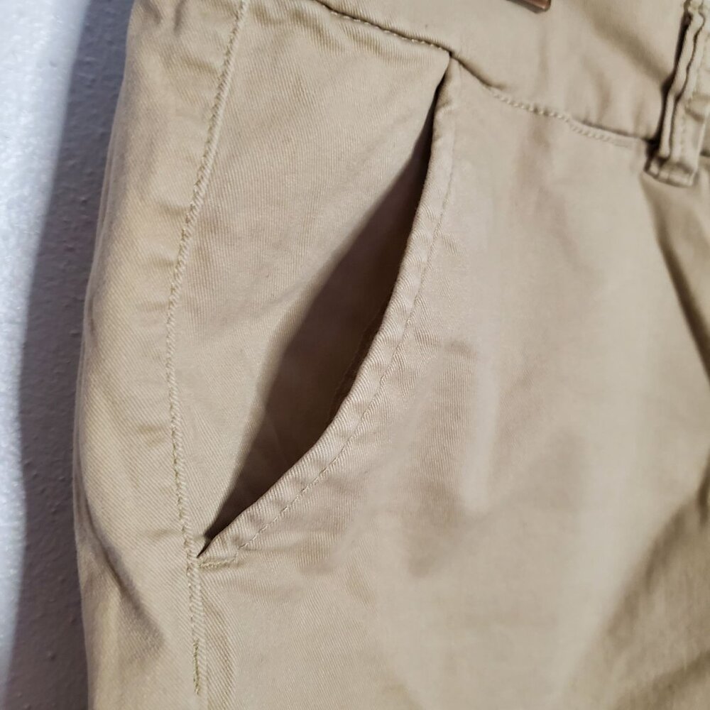 American Eagle Outfitters Women's Khaki Stretch Shorts With Button & Zip Closure - Picture 4 of 7